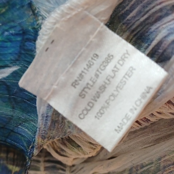 Womans‎ Lightweight Peacock Peasant Top szS - Picture 4 of 7